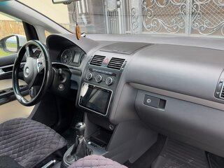 2012 Volkswagen Touran I Рестайлинг 2, белый, 730000 рублей, вид 4
