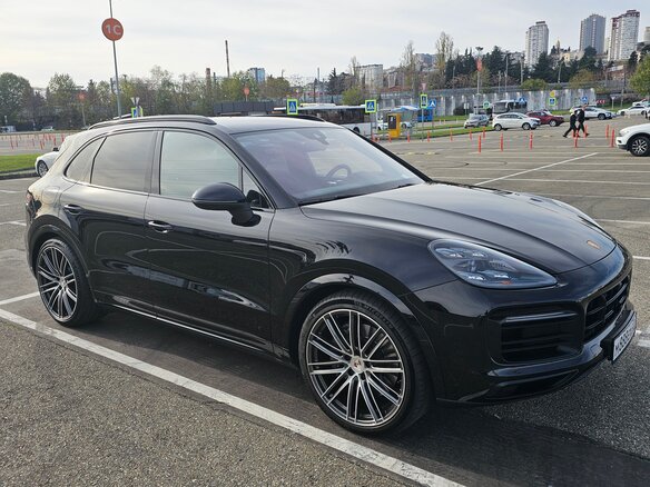 2020 Porsche Cayenne S III, чёрный, 7000000 рублей - вид 1