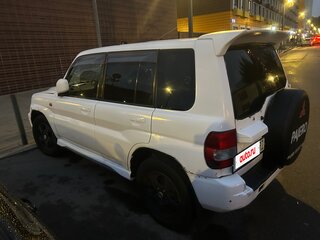 2002 Mitsubishi Pajero iO, белый, 420000 рублей, вид 4