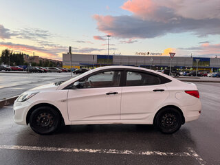 2014 Hyundai Solaris I, белый, 600000 рублей, вид 4