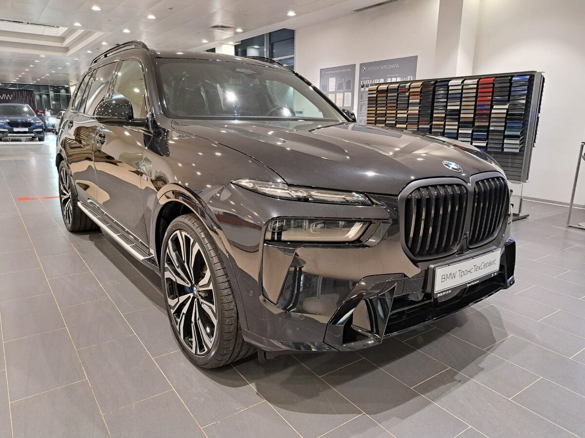 Открыть фотографии: BMW X7 I (G07) Рестайлинг