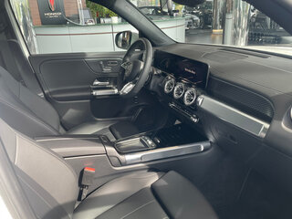 2025 Mercedes-Benz GLB 220 I (X247) Рестайлинг, белый, 5290000 рублей, вид 3