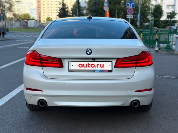 2020 BMW 5 серии 520d xDrive VII (G30/G31/G38), белый, 3590000 рублей - вид 6