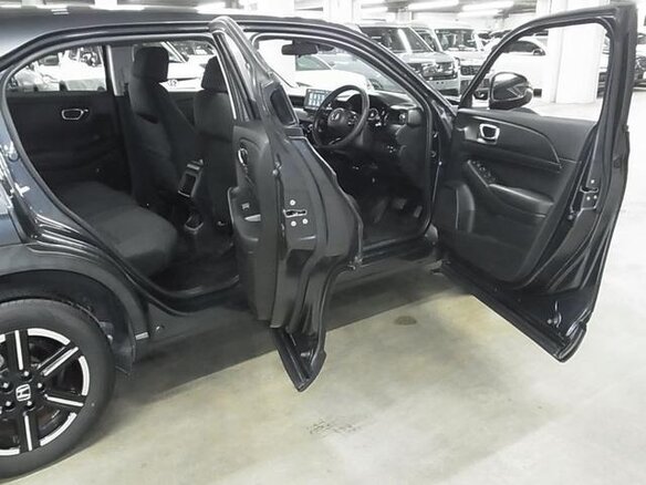 2022 Honda Vezel II, серый, 1650000 рублей - вид 8