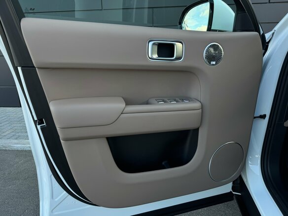 2026 Li Auto (Lixiang) L9 52.3 kWh I Рестайлинг, белый, 11990000 рублей - вид 23