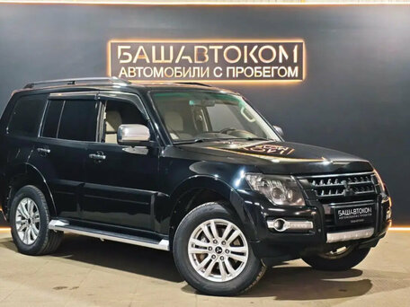 2017 Mitsubishi Pajero IV Рестайлинг 2, чёрный, 2565000 рублей, вид 3