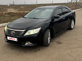 2013 Toyota Camry VII (XV50), чёрный, 1700000 рублей, вид 1