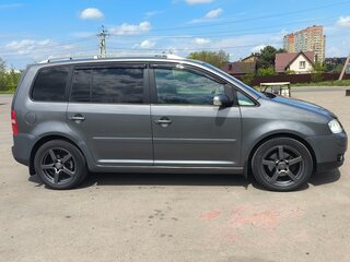 2005 Volkswagen Touran I, серый, 850000 рублей, вид 3
