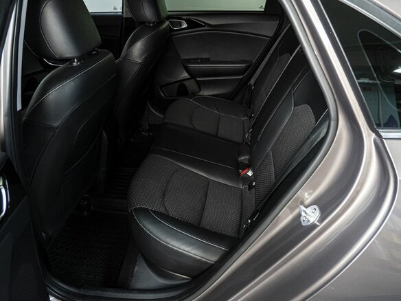 2019 Kia Ceed III, коричневый, 1679000 рублей - вид 11