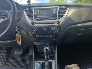 2019 Hyundai Solaris II, бежевый, 1470000 рублей, вид 4