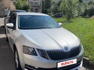 2019 Skoda Octavia III (A7) Рестайлинг, серебристый, 2500000 рублей, вид 3
