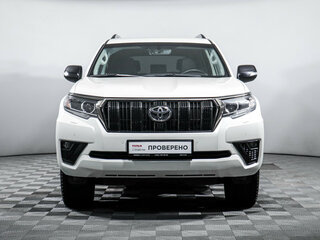 2021 Toyota Land Cruiser Prado 150 Series Рестайлинг 3, белый, 6649000 рублей, вид 2