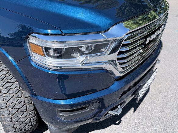 2020 Ram 1500 Crew Cab V, синий, 7200000 рублей - вид 9