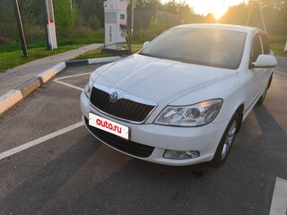 2013 Skoda Octavia II (A5) Рестайлинг, белый, 790000 рублей, вид 3