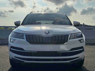 2023 Skoda Karoq DSG7 I, белый, 1530000 рублей, вид 2