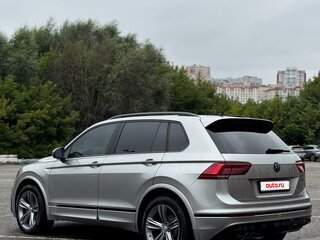 2018 Volkswagen Tiguan II, серебристый, 2800000 рублей, вид 4