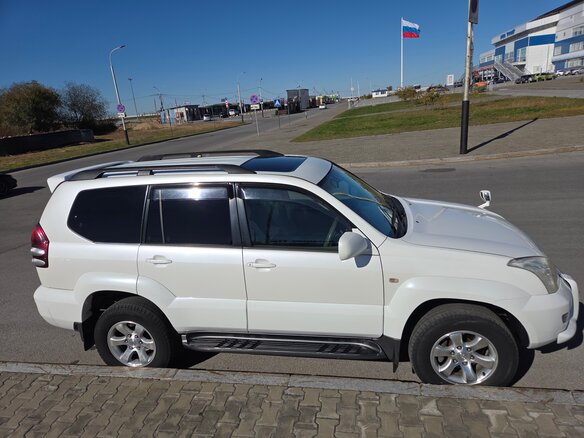 2002 Toyota Land Cruiser Prado 120 Series, белый, 2250000 рублей - вид 5