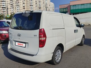 2010 Hyundai Grand Starex, белый, 900000 рублей, вид 3