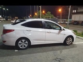 2016 Hyundai Solaris I Рестайлинг, белый, 730000 рублей, вид 3