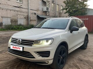 2017 Volkswagen Touareg II Рестайлинг, белый, 3500000 рублей, вид 1