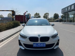 2021 BMW 1 серии 120i III (F52) Рестайлинг, белый, 1510000 рублей, вид 3
