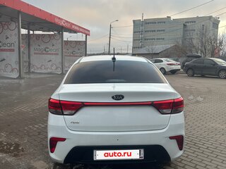 2018 Kia Rio IV, белый, 1045000 рублей, вид 2