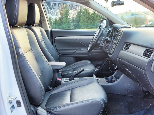 2014 Mitsubishi Outlander III, белый, 1680000 рублей - вид 16