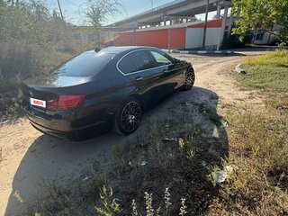 2013 BMW 5 серии 520i VI (F10/F11/F07), чёрный, 1799999 рублей, вид 5
