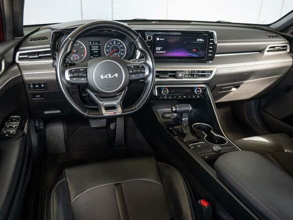 2021 Kia K5 III, красный, 2330000 рублей - вид 5