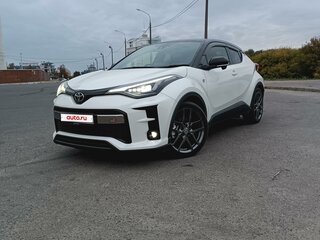 2020 Toyota C-HR I Рестайлинг, белый, 1800000 рублей, вид 2