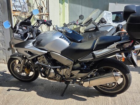 2026 Honda CBF 1000, серый, 560000 рублей, вид 3