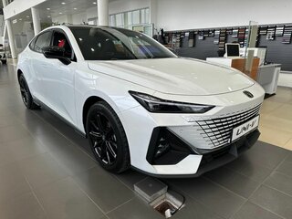 2025 Changan UNI-V I, белый, 3479900 рублей, вид 2