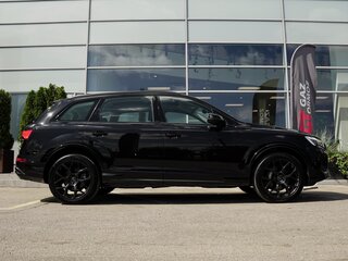 2024 Audi Q7 45 TFSI II (4M) Рестайлинг 2, чёрный, 8250000 рублей, вид 4