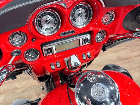 2011 Harley-Davidson CVO Limited, красный, 1599000 рублей - вид 33