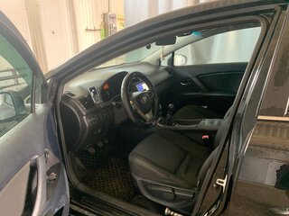2009 Toyota Avensis III, чёрный, 900000 рублей, вид 5