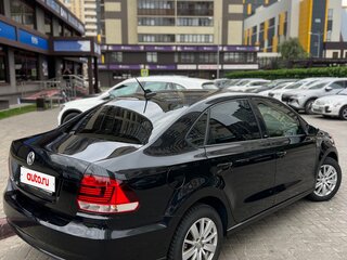 2017 Volkswagen Polo V Рестайлинг, чёрный, 1150000 рублей, вид 4