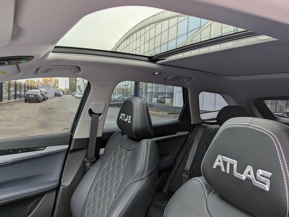 2025 Geely Atlas II, чёрный, 3055000 рублей - вид 21