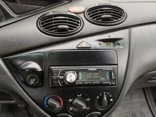 2001 Ford Focus I Рестайлинг, серебристый, 230000 рублей, вид 3