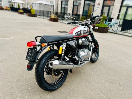 2026 Royal Enfield INT650, серебристый, 669000 рублей, вид 3