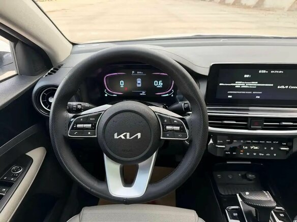 2023 Kia K3 II (China Market) Рестайлинг, белый, 1650000 рублей - вид 11