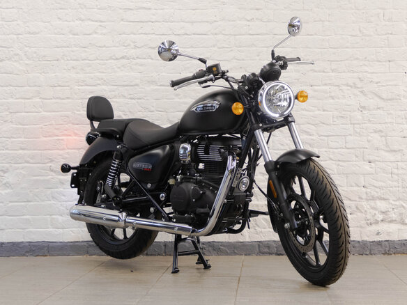 2026 Royal Enfield Meteor, чёрный, 510000 рублей - вид 2