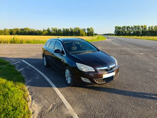 2012 Opel Astra J Рестайлинг, коричневый, 625000 рублей, вид 3