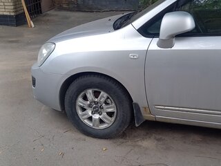 2009 Kia Carens II (UN), серебристый, 650000 рублей, вид 5