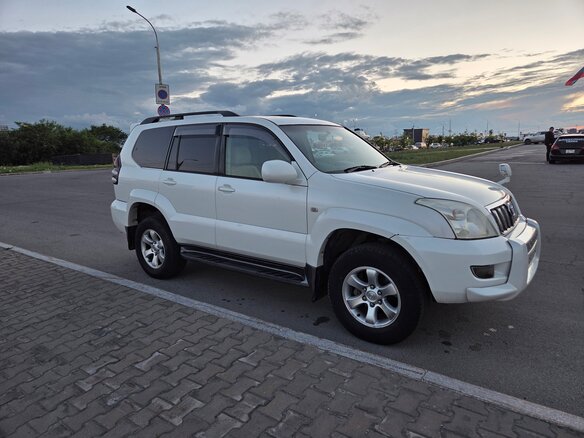 2002 Toyota Land Cruiser Prado 120 Series, белый, 2250000 рублей - вид 3