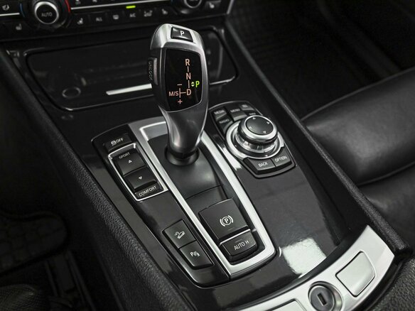 2012 BMW 5 серии Gran Turismo 535i xDrive VI (F10/F11/F07), белый, 2479000 рублей - вид 11