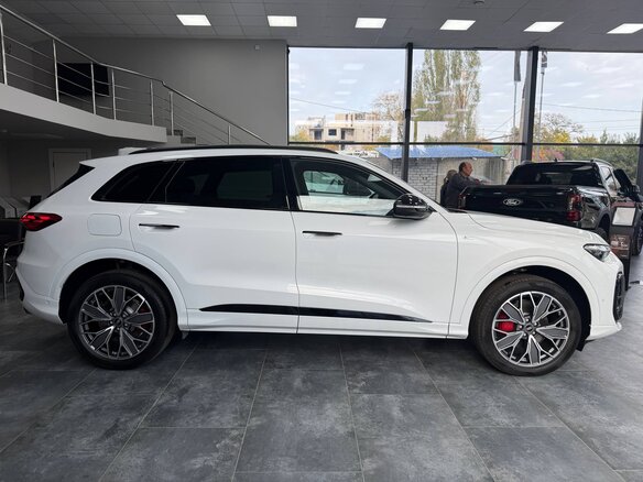 2026 Audi Q5 L III (GU), чёрный, 6100000 рублей - вид 3