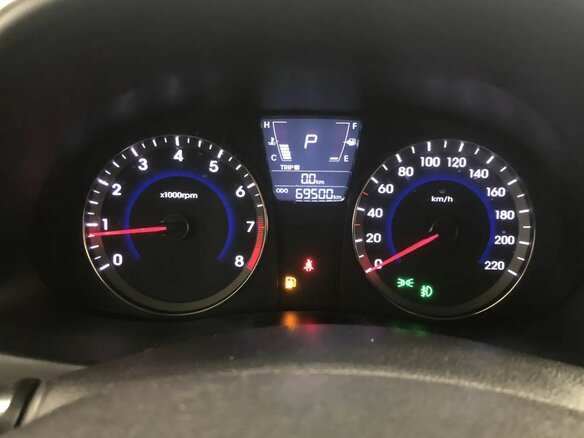 2014 Hyundai Solaris I, фиолетовый, 940000 рублей - вид 14
