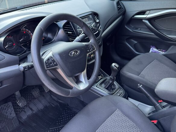 2018 Lada (ВАЗ) Vesta I, чёрный, 890000 рублей - вид 4