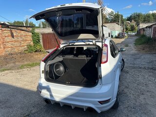 2011 Ford Focus II Рестайлинг, белый, 700000 рублей, вид 5