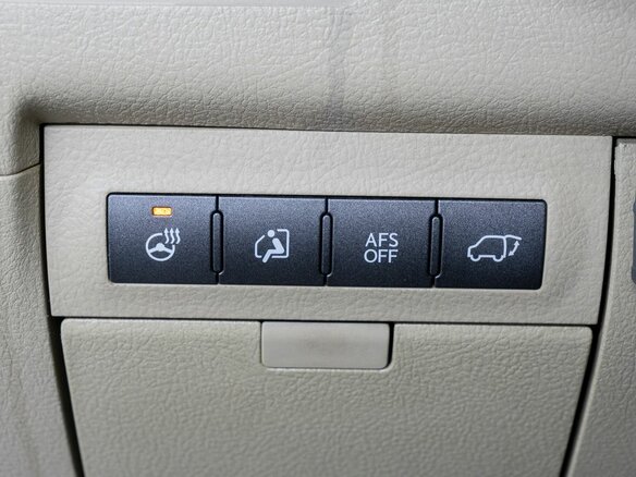 2011 Lexus LX 570 III, чёрный, 3329000 рублей - вид 13
